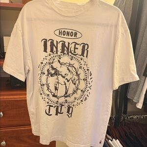 Honor White Graphic Men's Short Sleeve Tee